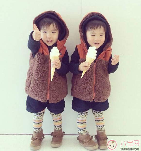 蘇格蘭小學迎來13對雙胞胎 心疼老師一分鐘并想生雙胞胎的看過來