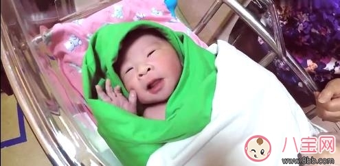 丈夫用鏡頭記錄妻子懷孕十個(gè)月 網(wǎng)友直呼這大概就是幸福的樣子吧