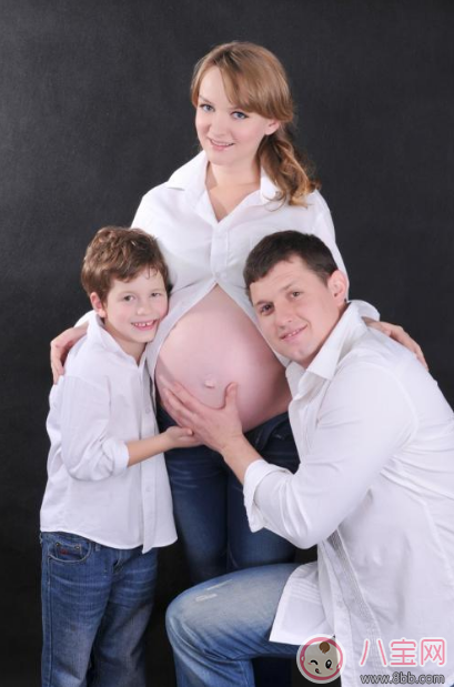 媽媽近視孩子也近視 注意這些問題讓孩子遠(yuǎn)離近視 媽媽近視孩子也近視 注意這些問題讓孩子遠(yuǎn)離近視