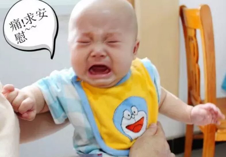 剪臍帶時(shí)寶寶會(huì)不會(huì)疼 剪臍帶是寶寶疼還是媽媽疼