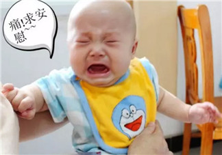 剪臍帶時(shí)寶寶會(huì)不會(huì)疼 剪臍帶是寶寶疼還是媽媽疼