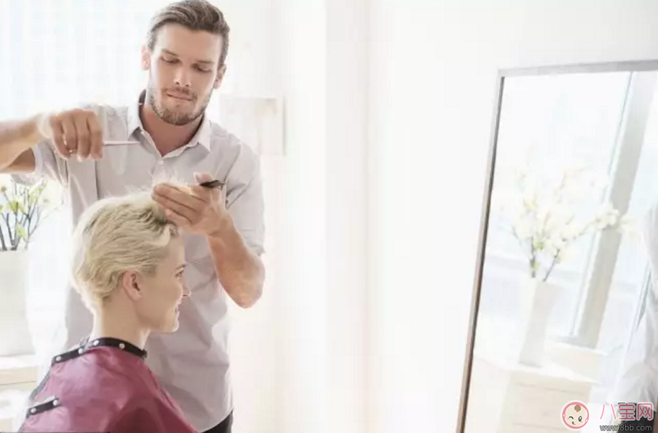 孕期長(zhǎng)發(fā)搶胎兒營(yíng)養(yǎng)嗎？需要剪短發(fā)嗎？