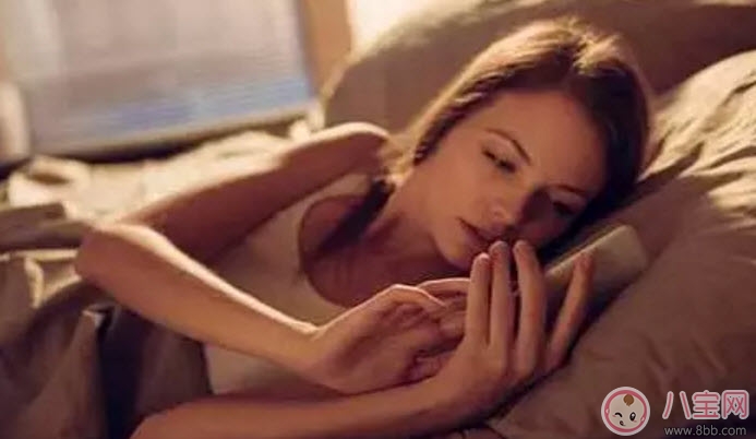 懷孕玩手機孩子易暴躁 手機對孕婦的影響還有哪些