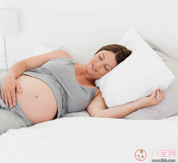 胡杏兒懷孕三個(gè)月竟然還在工作 懷孕工作竟有這么多好處