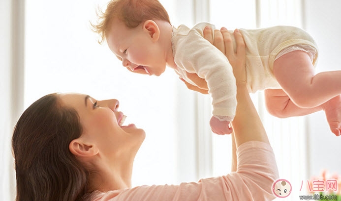 如何才能順利分娩 如何減輕分娩時的疼痛(順利分娩的三個特征)