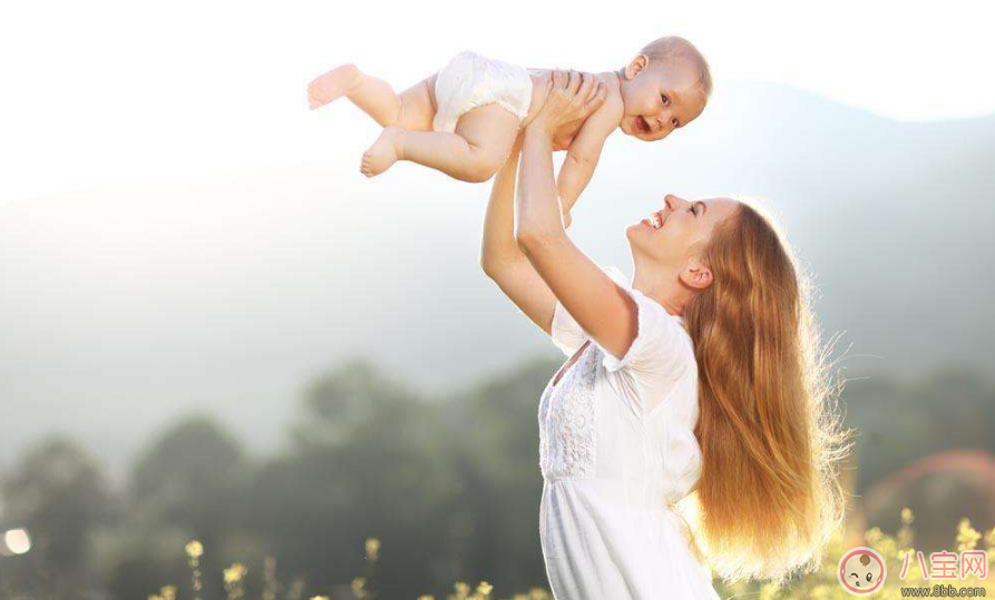 產(chǎn)后護理要到位 一不小心就有了媽媽手頸椎病和腰疼