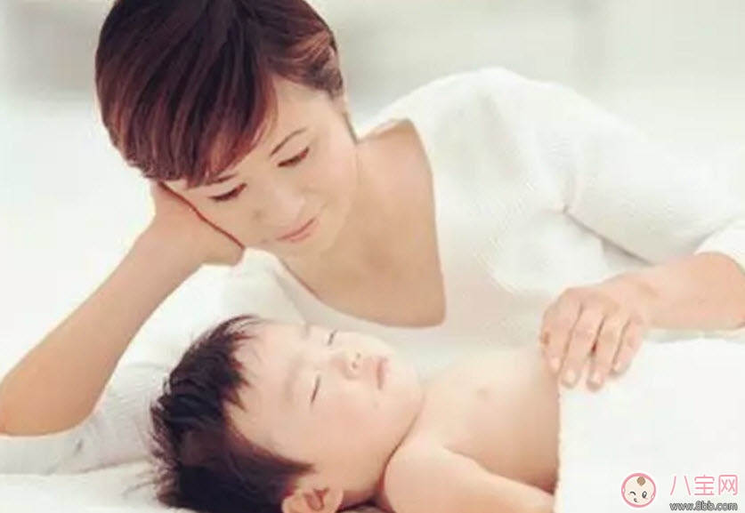 三伏天坐月子拒開空調(diào)捂出傷 為什么坐月子能捂出腦損傷