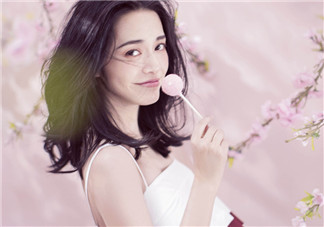 產(chǎn)后嚴重脫發(fā)怎么辦  全方面治療是關(guān)鍵