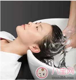 夏季坐月子期間什么時(shí)候可以洗頭 這樣洗更健康