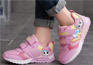 寶寶機能鞋學(xué)步鞋的區(qū)別有哪些 寶寶機能鞋和學(xué)步鞋哪種好