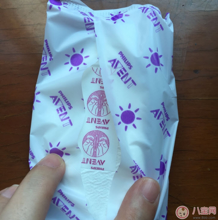 新安怡防溢乳墊怎么樣好用嗎 新安怡防溢乳墊吸水性測(cè)評(píng)使用