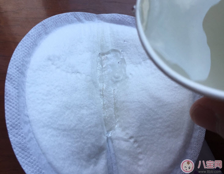 新安怡防溢乳墊怎么樣好用嗎 新安怡防溢乳墊吸水性測(cè)評(píng)使用