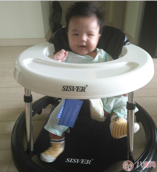 孩子學(xué)走路學(xué)步機(jī)怎么選 7-18月嬰兒學(xué)步車試用測評