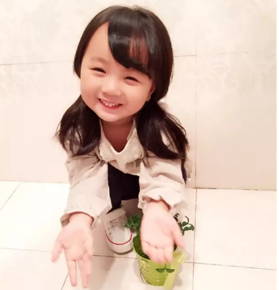 鄧倫《爸爸去哪兒》實習(xí)奶爸表現(xiàn) 東北萌娃與鄧倫配合默契嗎？