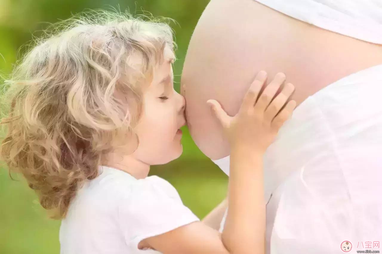 周渝民的爸爸經(jīng)是什么？看到朋友生二胎他怎么說？