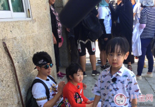 吳尊兒子Max正面照曝光大眼睛超萌 吳尊兒子Max和姐姐合照