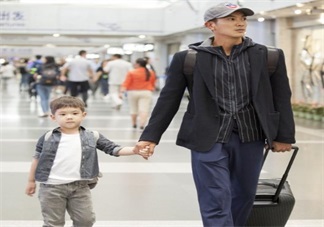 爸爸去哪兒停播,沒有的事 杜江和嗯哼現(xiàn)身機(jī)場(chǎng)