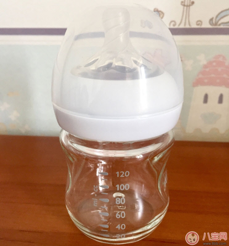 新安怡玻璃奶瓶和comotomo硅膠奶瓶哪種好 新安怡可么多么奶瓶對(duì)比