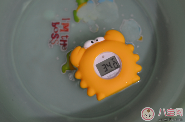 秋季寶寶水溫計(jì)哪款好 棒棒豬小水溫計(jì)測(cè)評(píng)