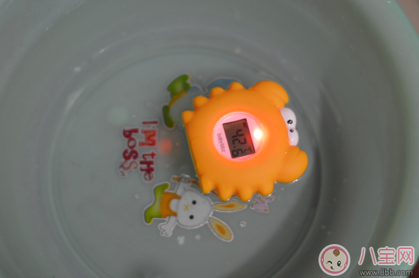秋季寶寶水溫計(jì)哪款好 棒棒豬小水溫計(jì)測(cè)評(píng)