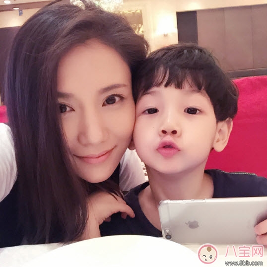 小包總楊爍女兒小湯圓照片 楊爍女兒哪年出生的(小湯圓多大了)