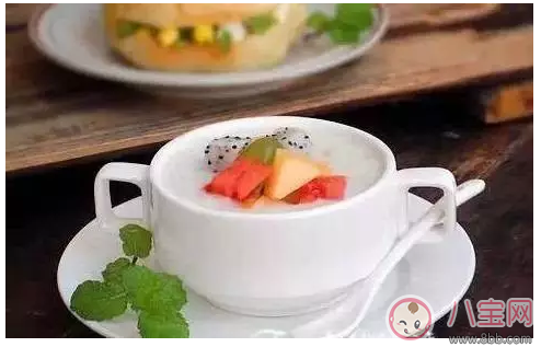 去學(xué)校的時(shí)間太短來(lái)不及吃早餐 孩子快手早餐