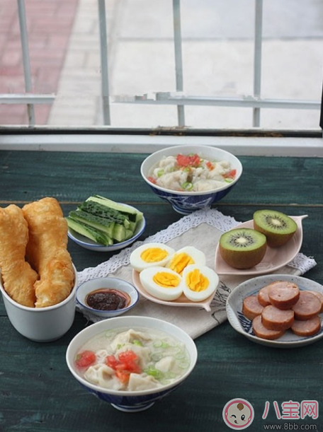 去學(xué)校的時(shí)間太短來(lái)不及吃早餐 孩子快手早餐