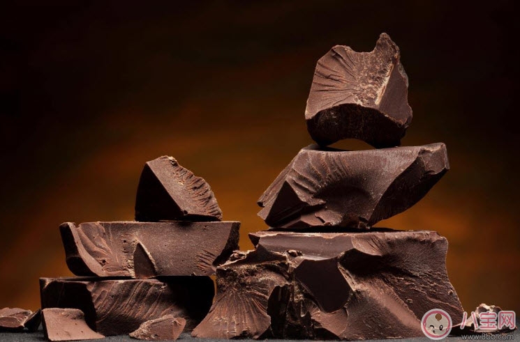 孕婦吃巧克力對(duì)胎兒有什么影響嗎 孕婦吃巧克力的注意事項(xiàng)有哪些