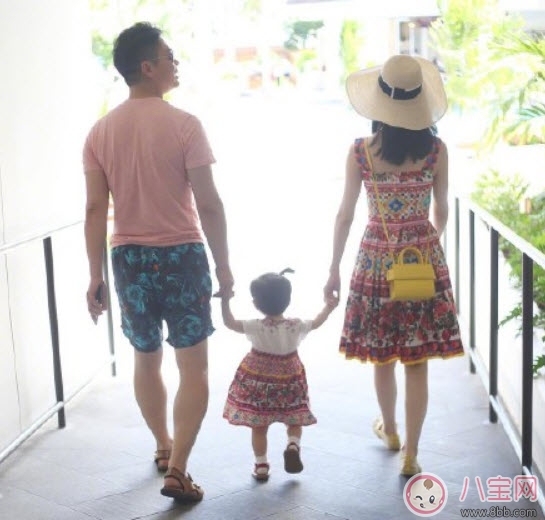 章澤天女兒多大了 奶茶妹妹章澤天有幾個孩子