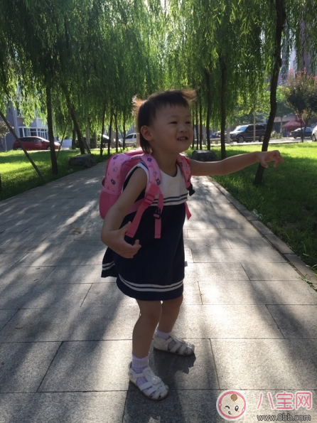 上學(xué)小書包用哪款好 uek幼兒園寶寶書包測評