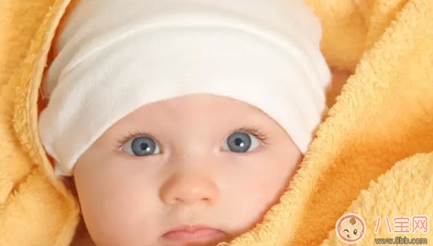 初秋需要給寶寶穿上一件肚兜嗎 初秋新生兒寶寶穿什么好 初秋需要給寶寶穿上一件肚兜嗎 初秋新生兒寶寶穿什么好