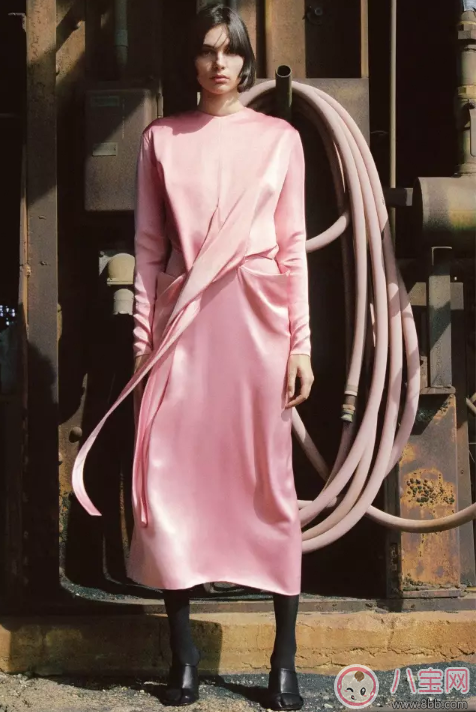 2017秋冬流行色美到?jīng)]朋友 怎么穿衣搭配才是重點