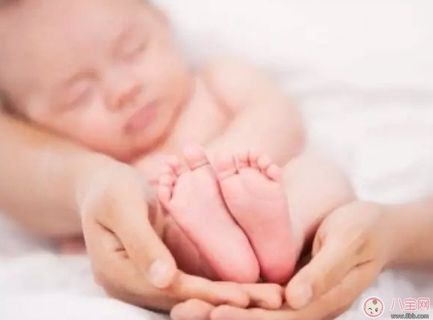 寶寶多大穿鞋好呢 寶寶穿鞋千萬不要買大一碼