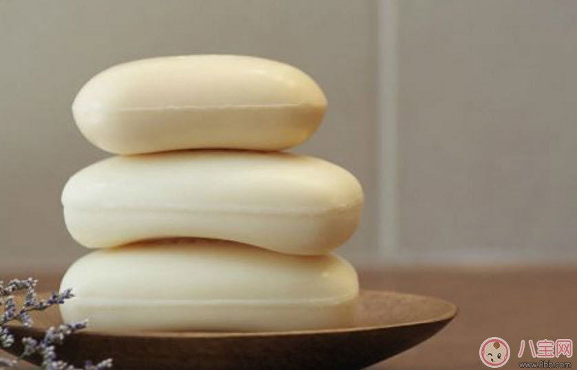 孕婦能用肥皂嗎 孕婦洗澡肥皂和沐浴露哪個好 孕婦能用肥皂嗎 孕婦洗澡肥皂和沐浴露哪個好