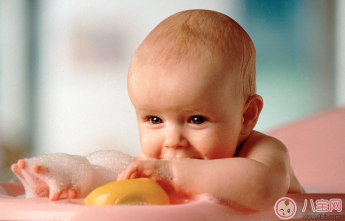 幫寶寶洗澡的工具 給小寶寶洗澡玩具什么好