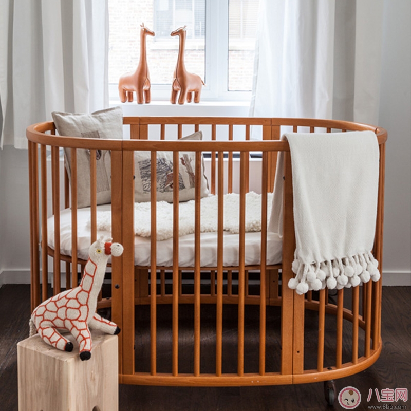 徐若瑄在兒子V寶同款嬰兒床 靈活多變又安全 徐若瑄在兒子V寶同款嬰兒床 靈活多變又安全