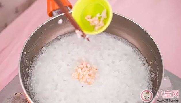 寶寶不愛吃青菜怎么辦 寶寶青菜粥的做法(吃一口愛上青菜)