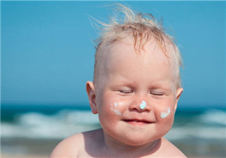 夏天寶寶要不要防曬霜 寶寶應(yīng)該如何防曬(物理防曬)