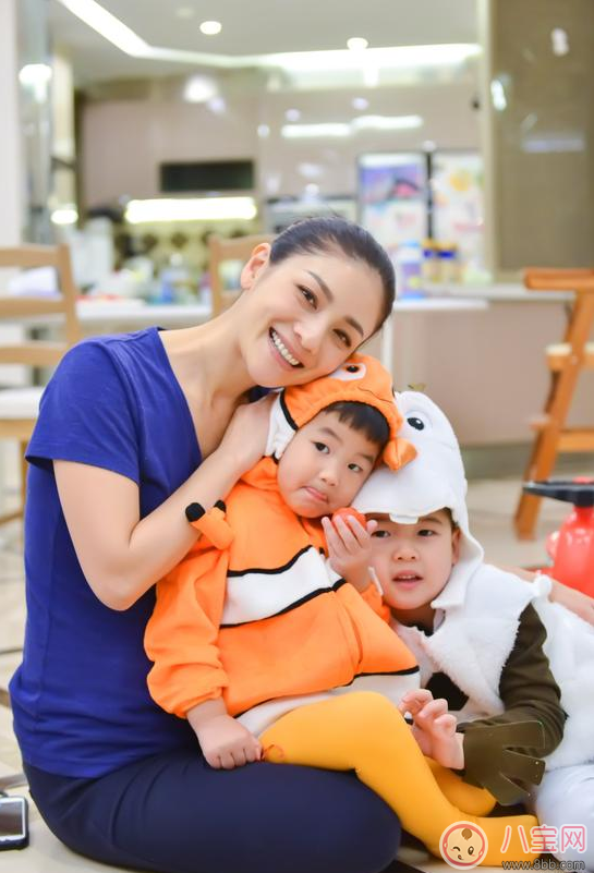 大寶和二寶能和睦相處？ 胡可教會大家