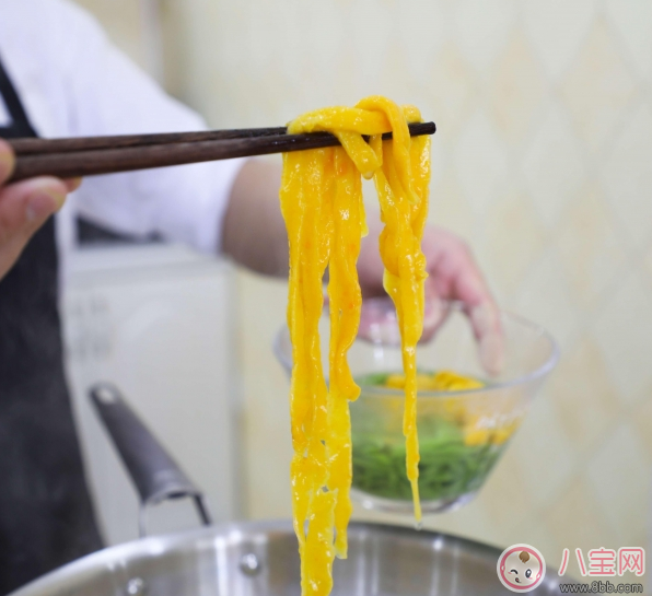 食欲大開(kāi)的彩色面條：五彩時(shí)蔬鮮蝦面