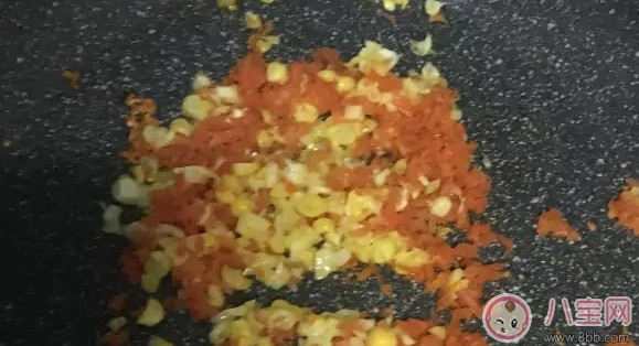 寶寶黃金營養(yǎng)早餐 玉米胡蘿卜雞蛋餅