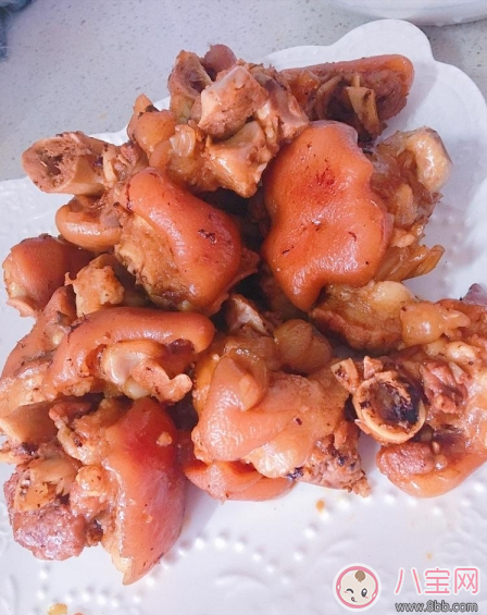 夏日沒胃口 來(lái)份椒鹽豬蹄下飯香