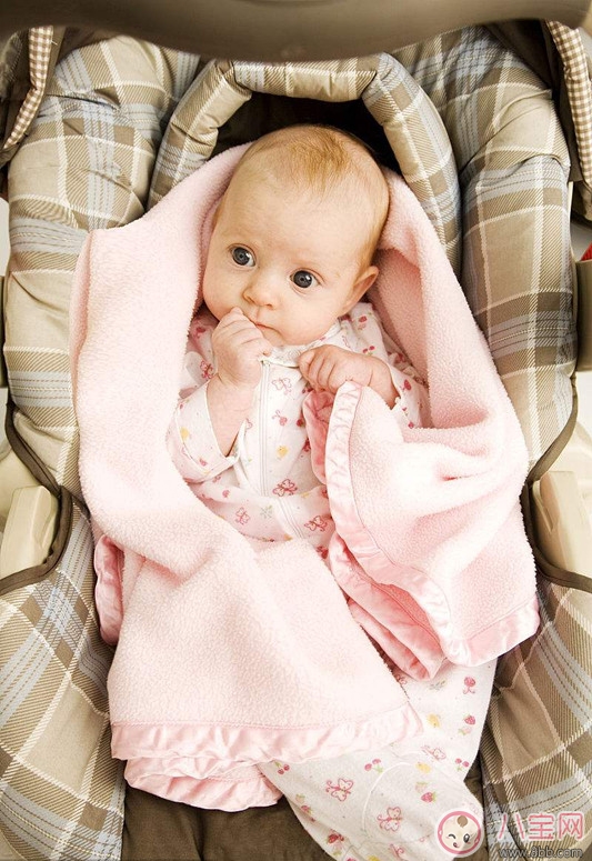 國慶節(jié)帶新生兒旅行的好處 新生出行準(zhǔn)備須知