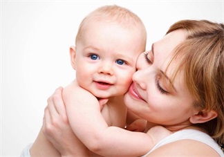 寶寶剛出生時其實是近視 如何在后期培養(yǎng)孩子視力