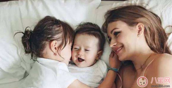 二胎媽媽怎么帶好兩個孩子 二孩媽媽怎么照顧兩個孩子生活學(xué)習(xí) 二胎媽媽怎么帶好兩個孩子 二孩媽媽怎么照顧兩個孩子生活學(xué)習(xí)