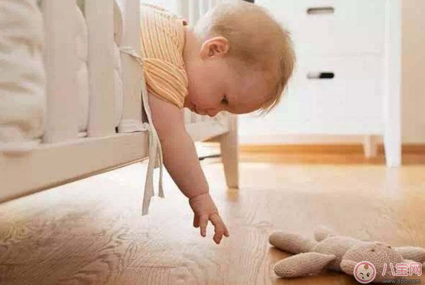 寶寶喜歡扔東西是脾氣不好嗎 2歲半寶寶喜歡扔東西怎么辦