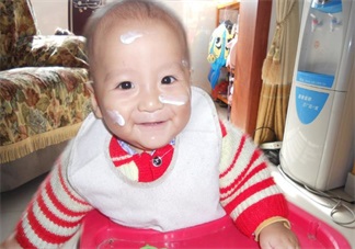 孩子皮膚變差怎么辦 秋季孩子護(hù)膚方法