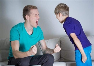 孩子在公眾場合大吼大叫 這個方法悄悄化解