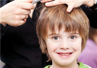 寶寶頭發(fā)常見問題  如何護理寶寶頭發(fā)