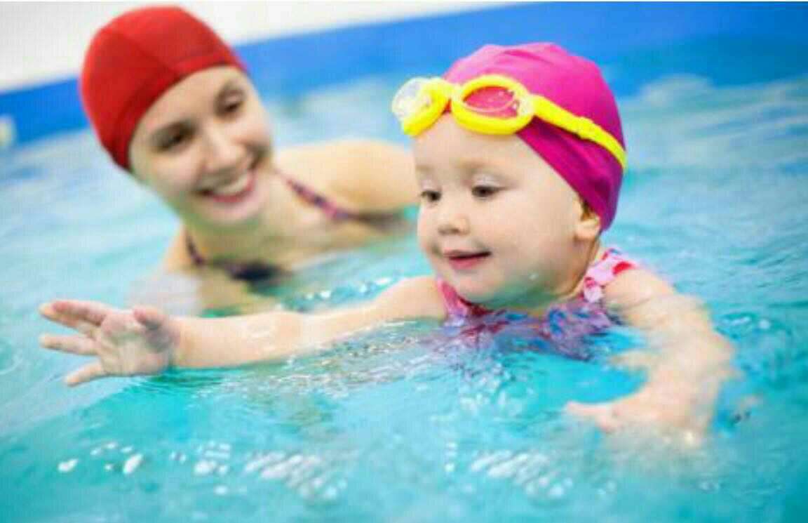 幼兒游泳變聰明 越早學(xué)習(xí)效果越好 幼兒游泳變聰明 越早學(xué)習(xí)效果越好